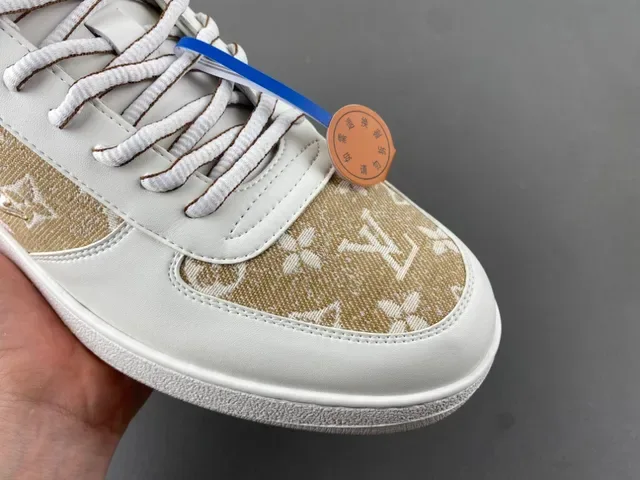 Louis Vuitton White Beige Low-Top Monogram Canvas Lifestyle Sneakers 2