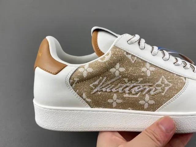Louis Vuitton White Beige Low-Top Monogram Canvas Lifestyle Sneakers 3
