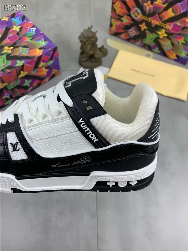 Louis Vuitton White Black Low-Top Crocodile-Embossed Leather Lifestyle Sneakers 4
