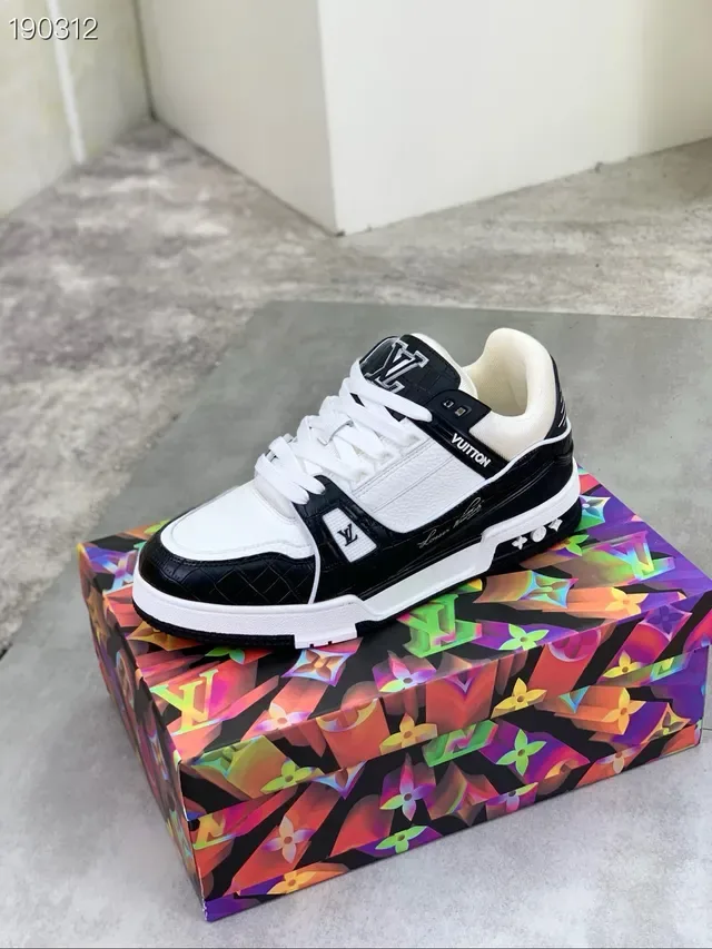 Louis Vuitton White Black Low-Top Crocodile-Embossed Leather Lifestyle Sneakers 7