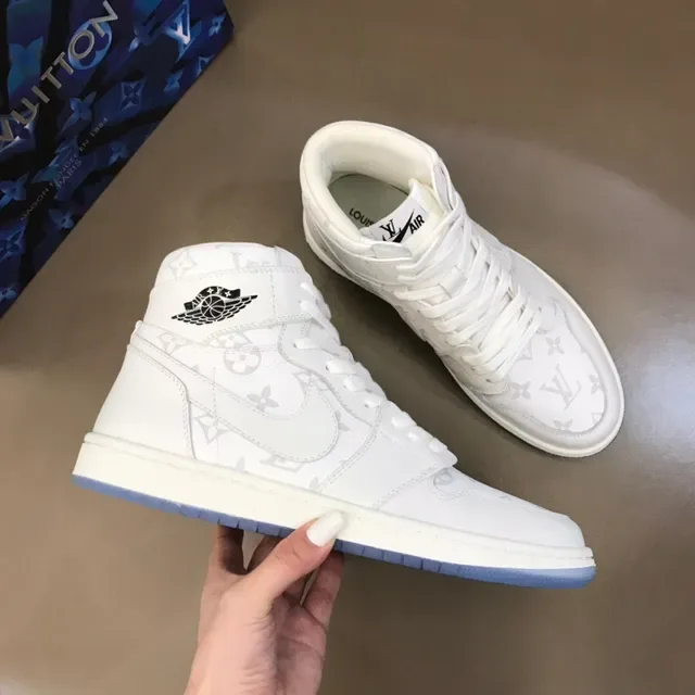 Louis Vuitton Tênis Lifestyle Branco e Azul de Topo Alto com Estampa Monograma 6