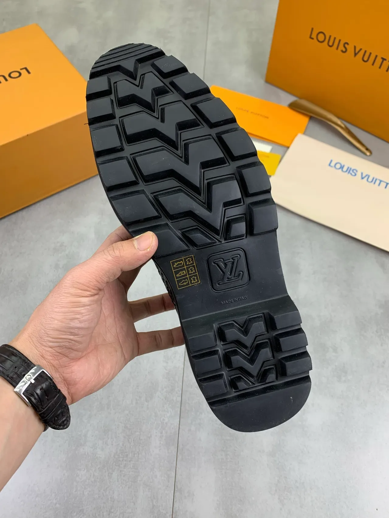 Louis Vuitton Sapatos Oxford de Couro Trançado com Ponta de Tapa 3