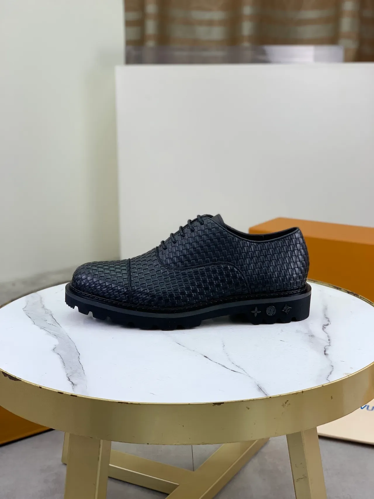 Louis Vuitton Sapatos Oxford de Couro Trançado com Ponta de Tapa 5