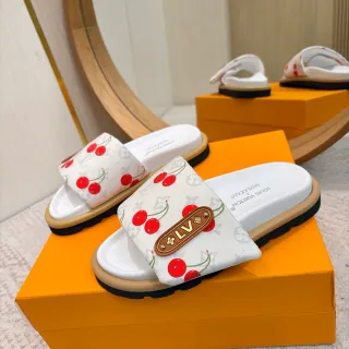Louis Vuitton x Murakami चेरी मोनोग्राम स्लिपर