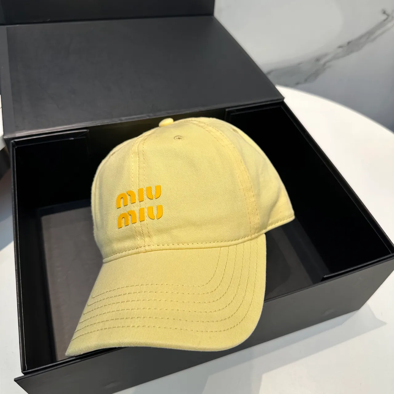 Miu Miu Logo brodé Jaune pâle Casquette de baseball 3