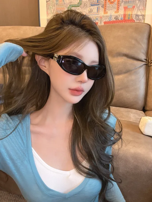 Miu Miu Pink Gold Oval Frame Thick Logo-Embossed Temples Sunglasses 2