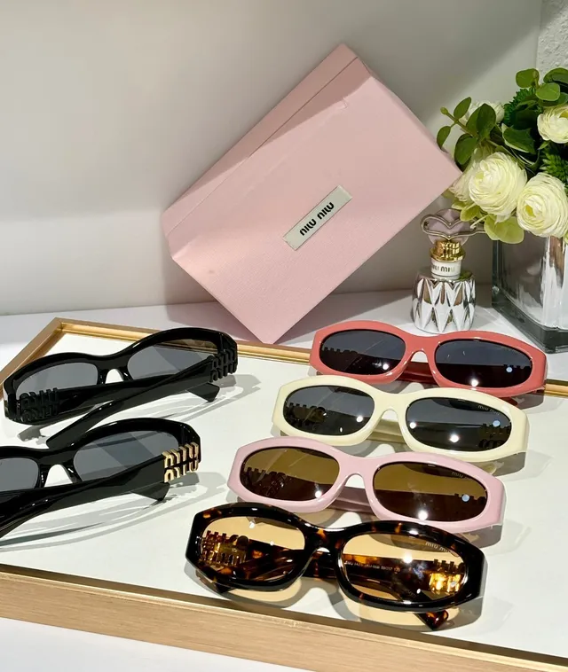 Miu Miu Pink Gold Oval Frame Thick Logo-Embossed Temples Sunglasses 3