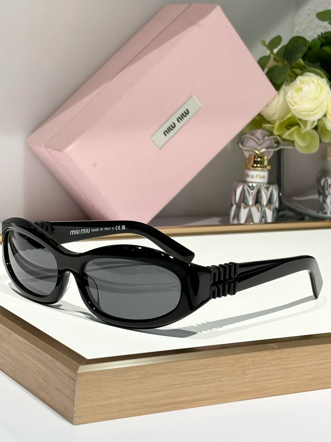Miu Miu Pink Gold Oval Frame Thick Logo-Embossed Temples Sunglasses 4