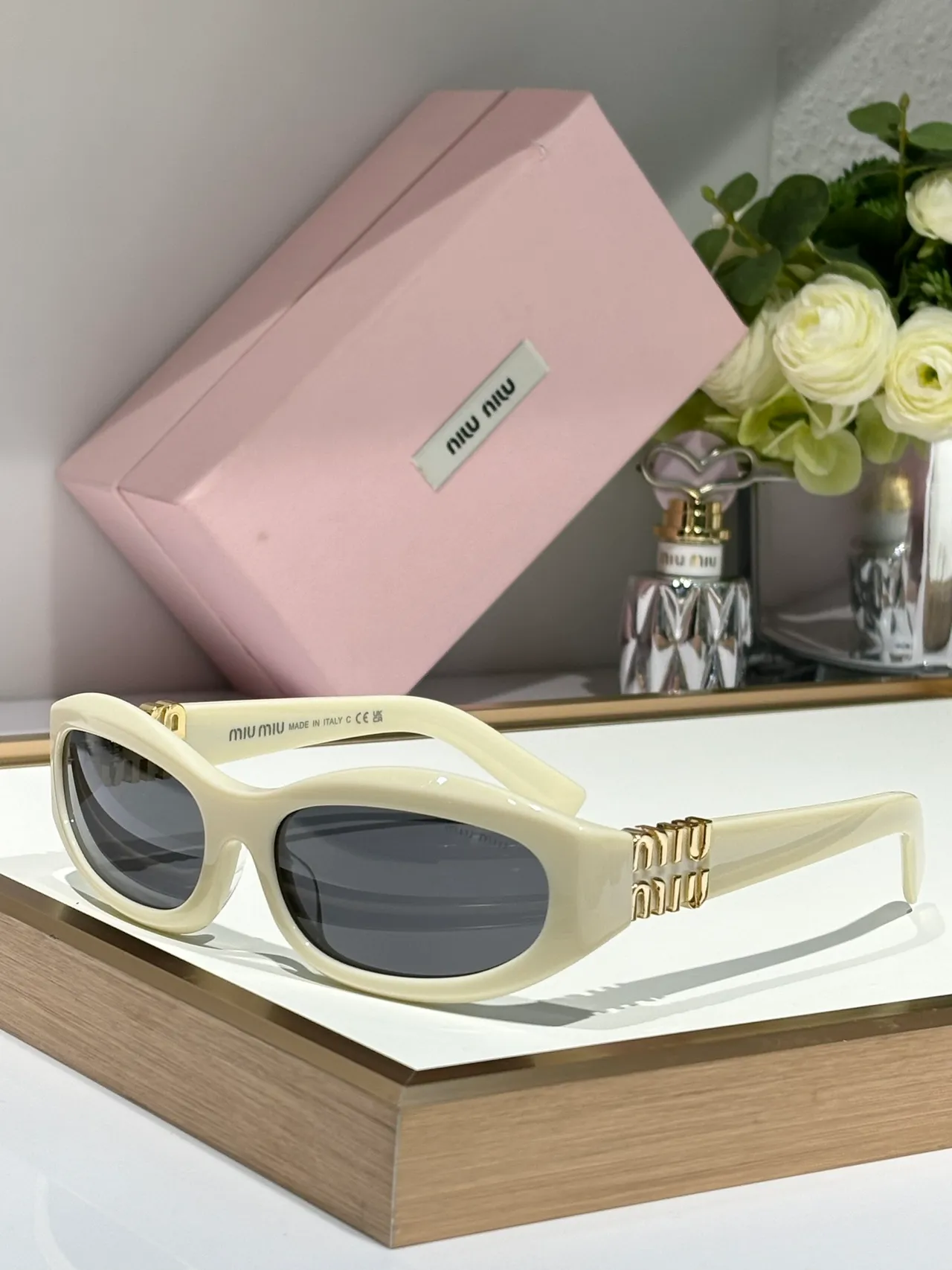 Miu Miu Pink Gold Oval Frame Thick Logo-Embossed Temples Sunglasses 6