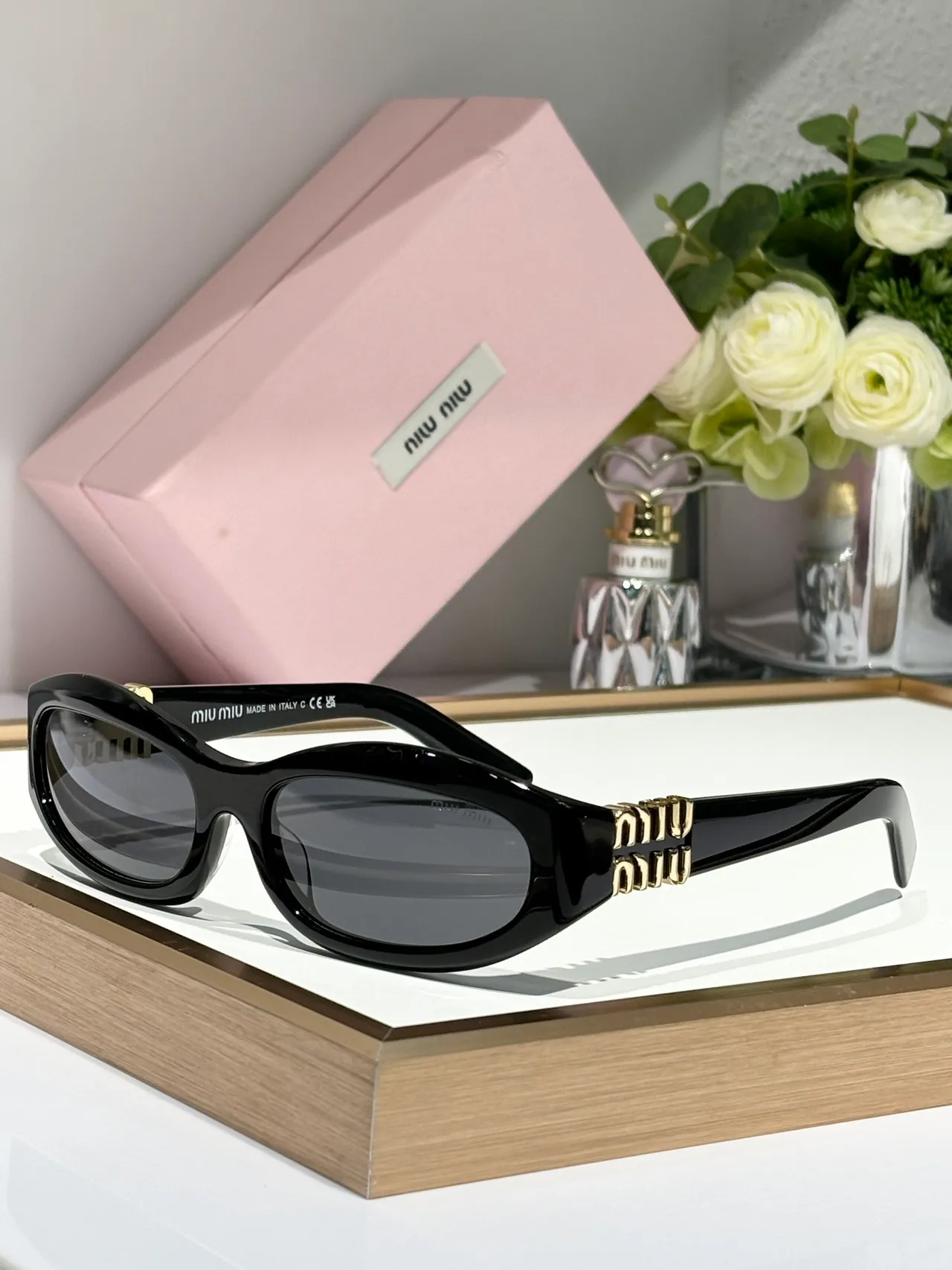 Miu Miu Pink Gold Oval Frame Thick Logo-Embossed Temples Sunglasses 8