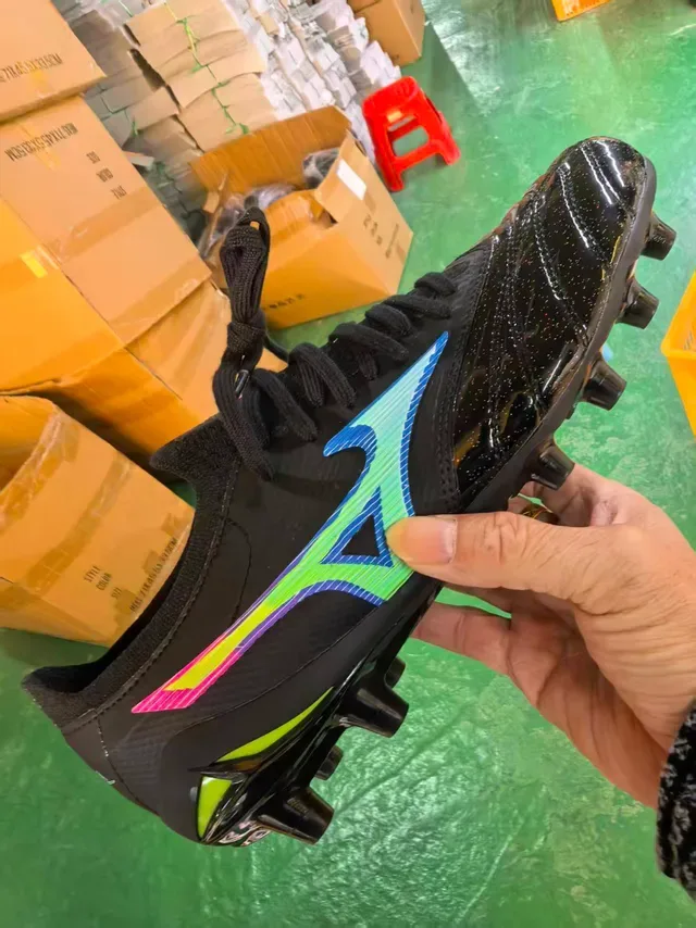 Mizuno Black Green Low-Cut Synthetic Upper Firm-Ground Soccer Shoes 8