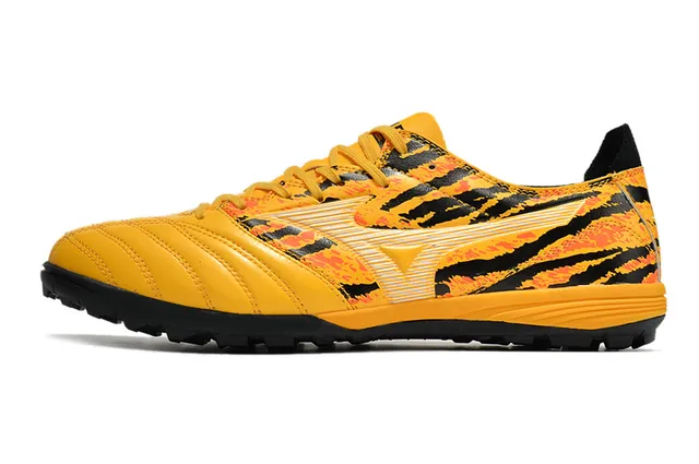 Mizuno Sapatos de futebol turf branco preto com embuço acolchado superposição de estampado zebra 21