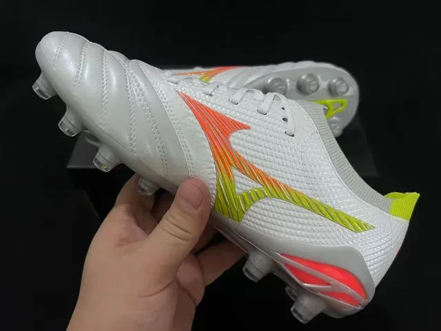 Mizuno White Gray Synthetic Upper Molded Soleplate Firm-Ground Soccer Shoes 4