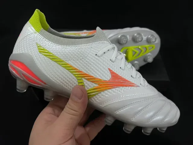 Mizuno White Gray Synthetic Upper Molded Soleplate Firm-Ground Soccer Shoes 6