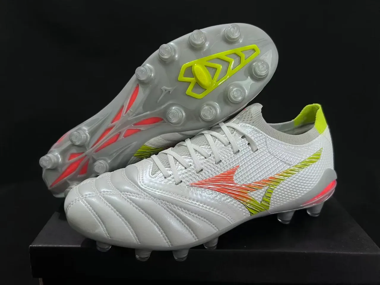 Mizuno White Gray Synthetic Upper Molded Soleplate Firm-Ground Soccer Shoes 8