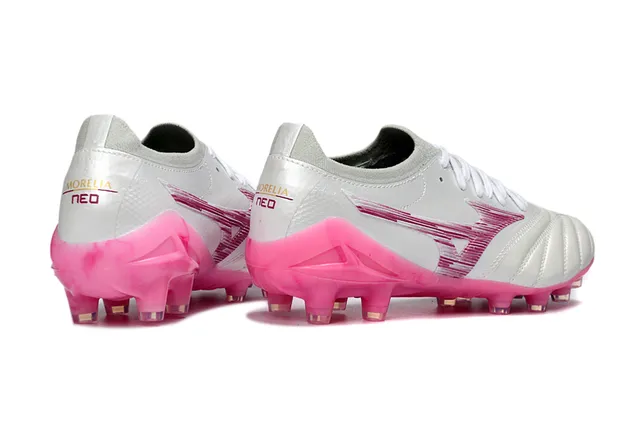 Mizuno Chaussures de football blanc et rose, pointe en cuir quilté, toe synthétique, graphique d'onde, pour terrain ferme 5