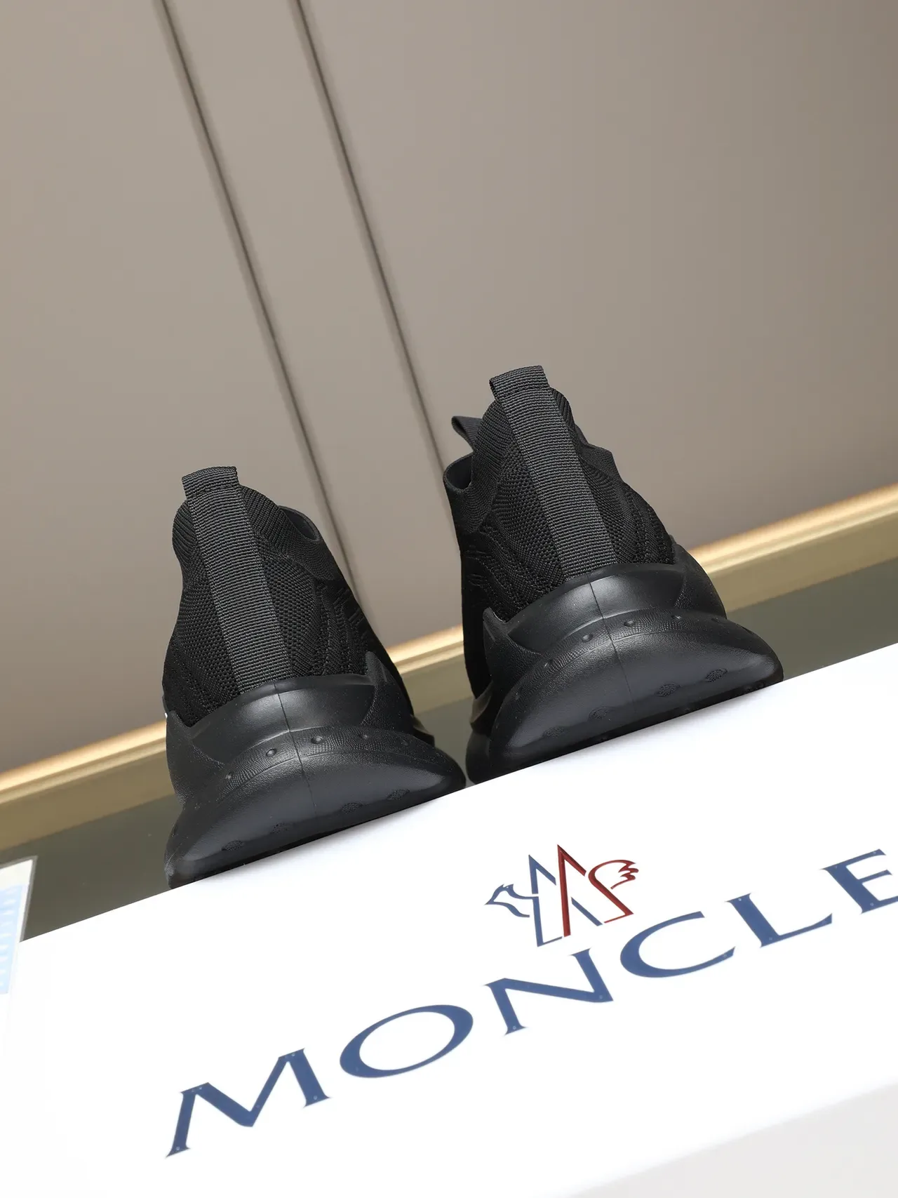 Moncler Tênis Lifestyle Slip-On Preto de Malha 3