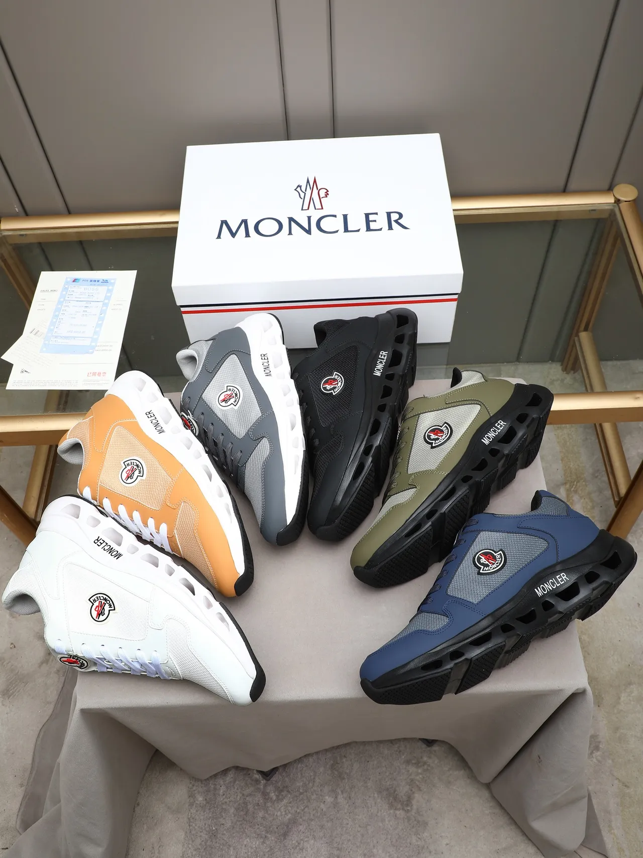 Moncler Tênis Lifestyle Color Cinza Marinho Parte Superior Mesh-Synthetic Perfurado Solado Intermediário Preto Tênis Lifestyle 2