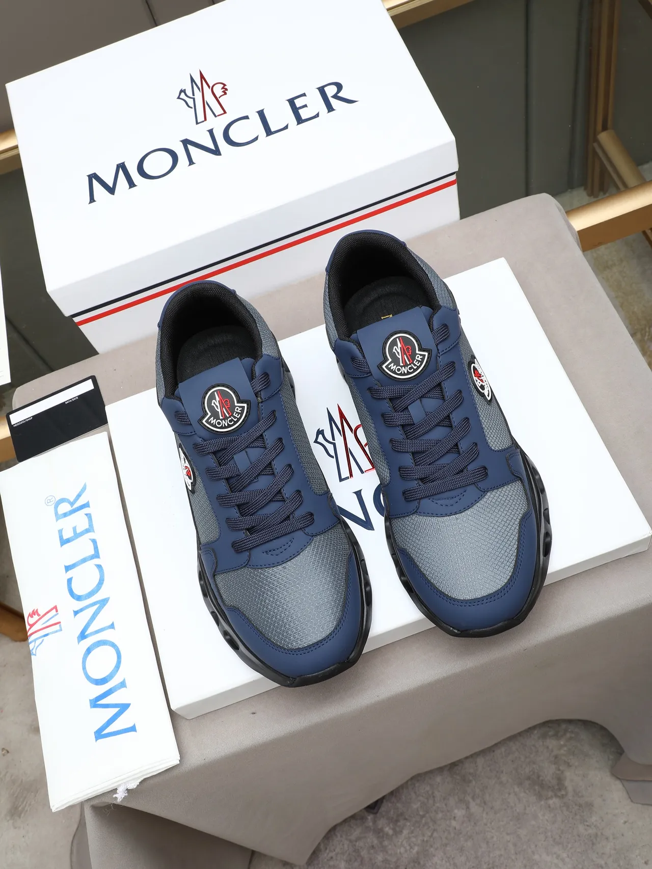 Moncler Tênis Lifestyle Color Cinza Marinho Parte Superior Mesh-Synthetic Perfurado Solado Intermediário Preto Tênis Lifestyle 3
