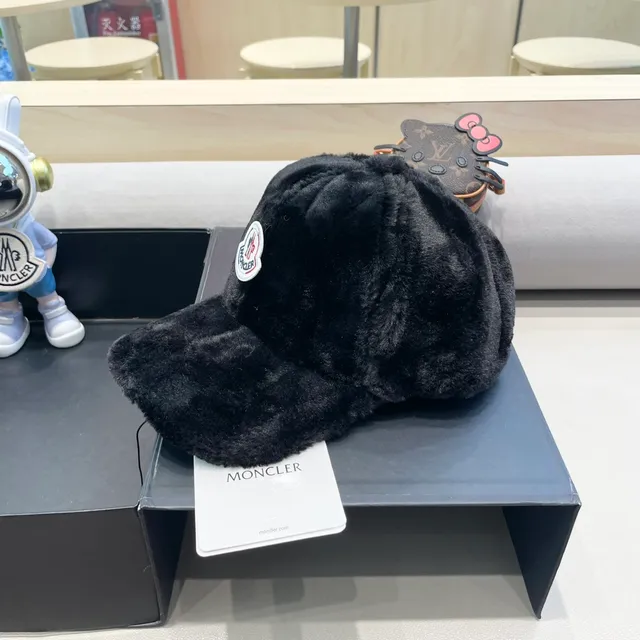 Moncler Plush 黑色棒球帽 3