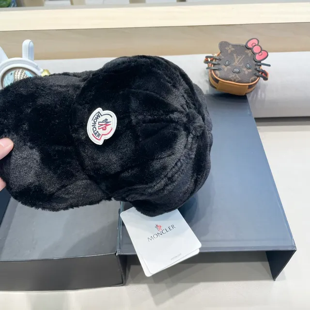 Moncler Plush 黑色棒球帽 7