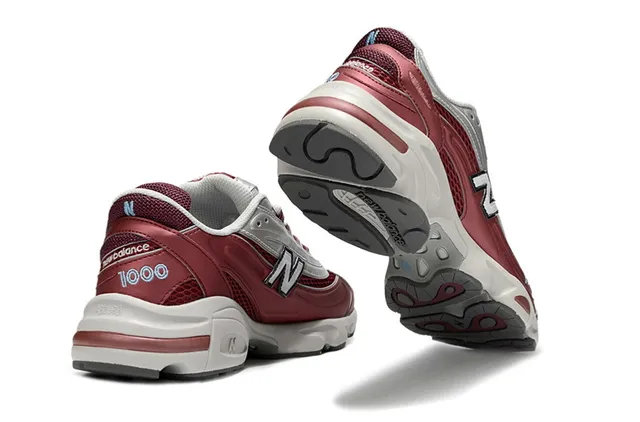 New Balance 1000 حذاء رياضي أحمر وفضي سميك 3