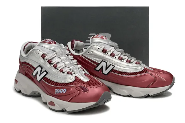 New Balance 1000 حذاء رياضي أحمر وفضي سميك 5