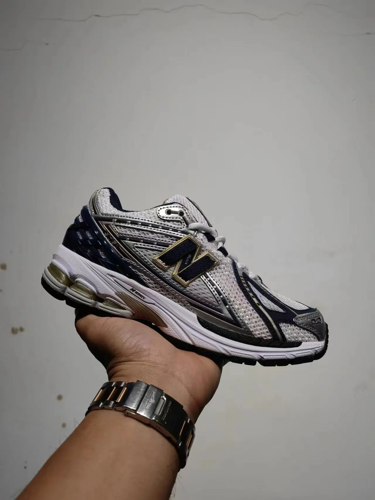 New Balance 1906R blanc marine doré chaussures de running 2