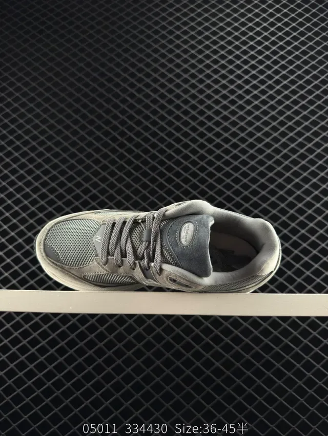 New Balance 2002R Gris claro y gris oscuro Zapatillas lifestyle 3