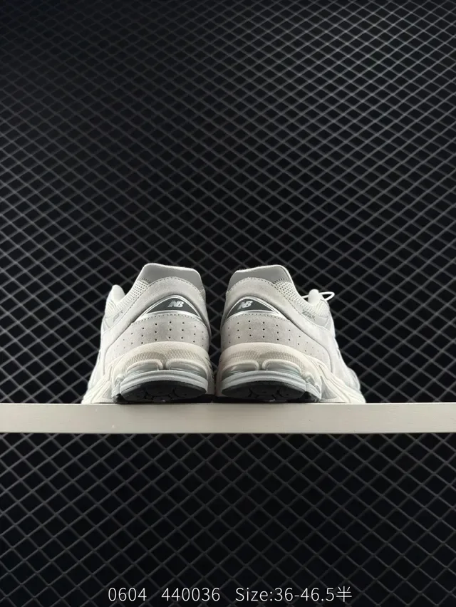 New Balance 2002R حذاء أسلوب حياة رمادي ضبابي شبكي وسويدي 6