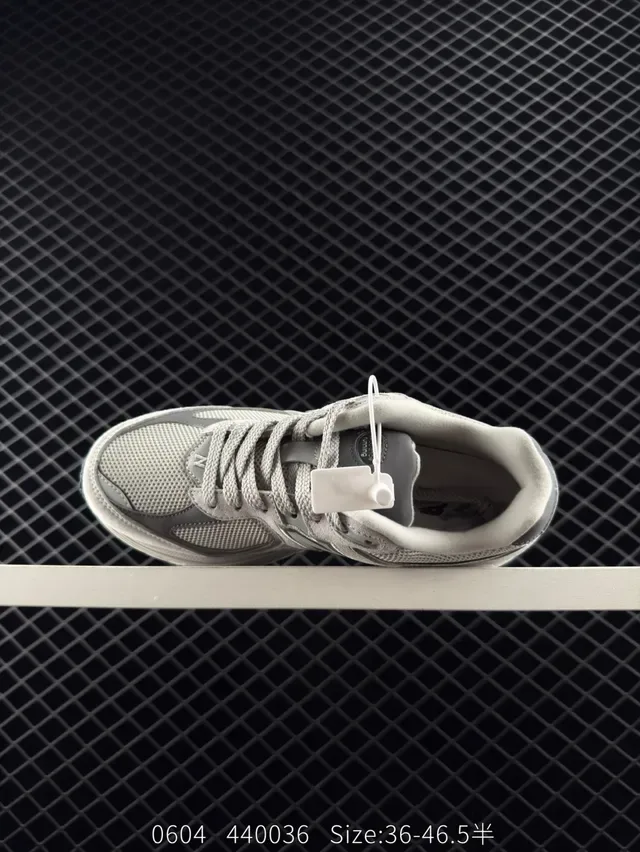 New Balance 2002R حذاء أسلوب حياة رمادي ضبابي شبكي وسويدي 7