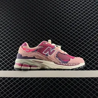New Balance 2002R 粉紫色毛茸茸厚底运动鞋