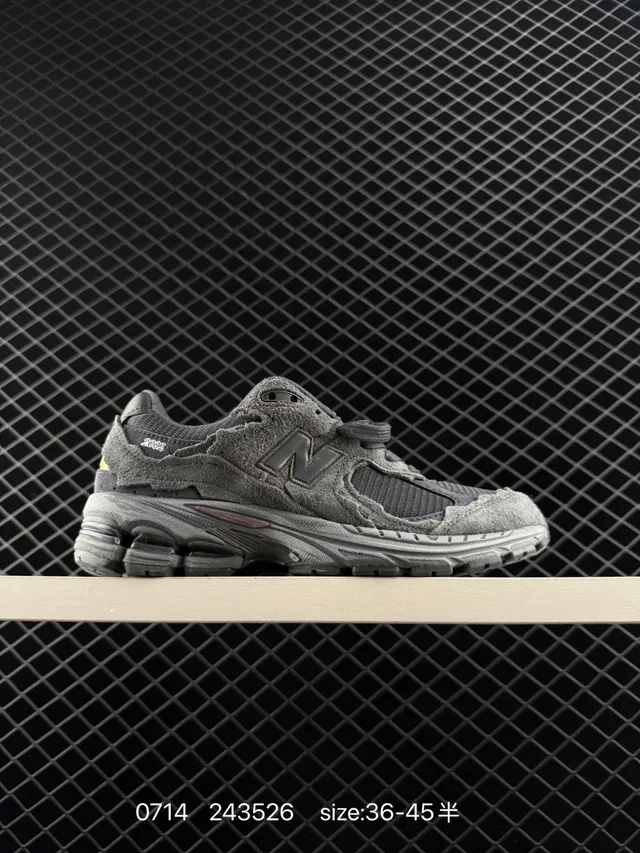 New Balance 2002R حذاء رياضي وردي بنفسجي شعري كبير 4