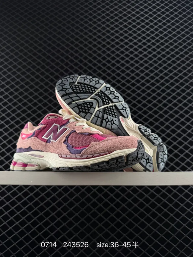 New Balance 2002R حذاء رياضي وردي بنفسجي شعري كبير 5