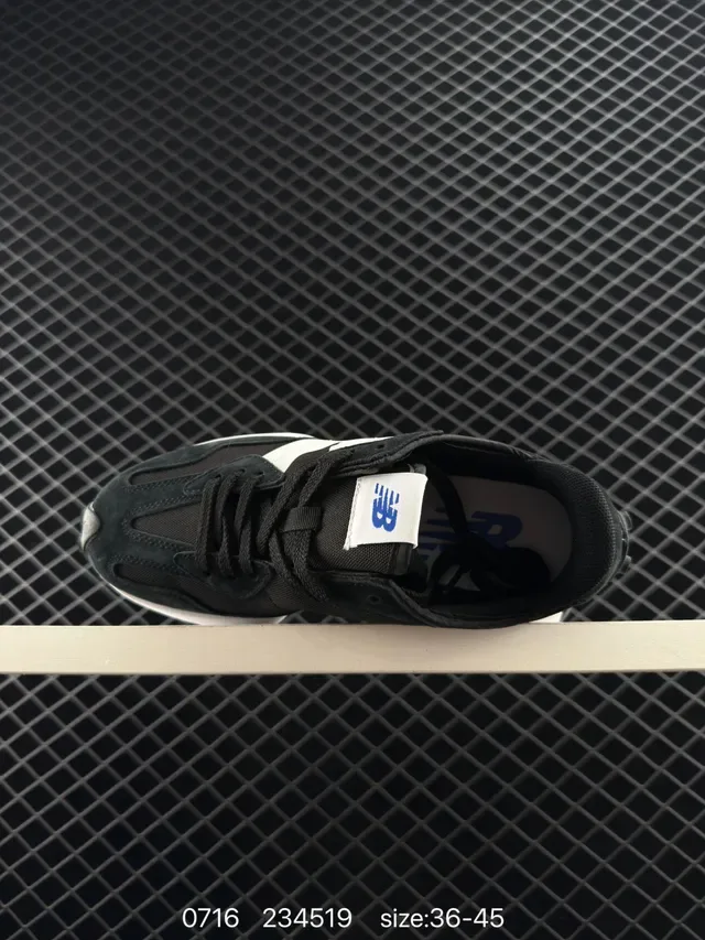 New Balance 327 Negro y Blanco Zapatillas Lifestyle 4