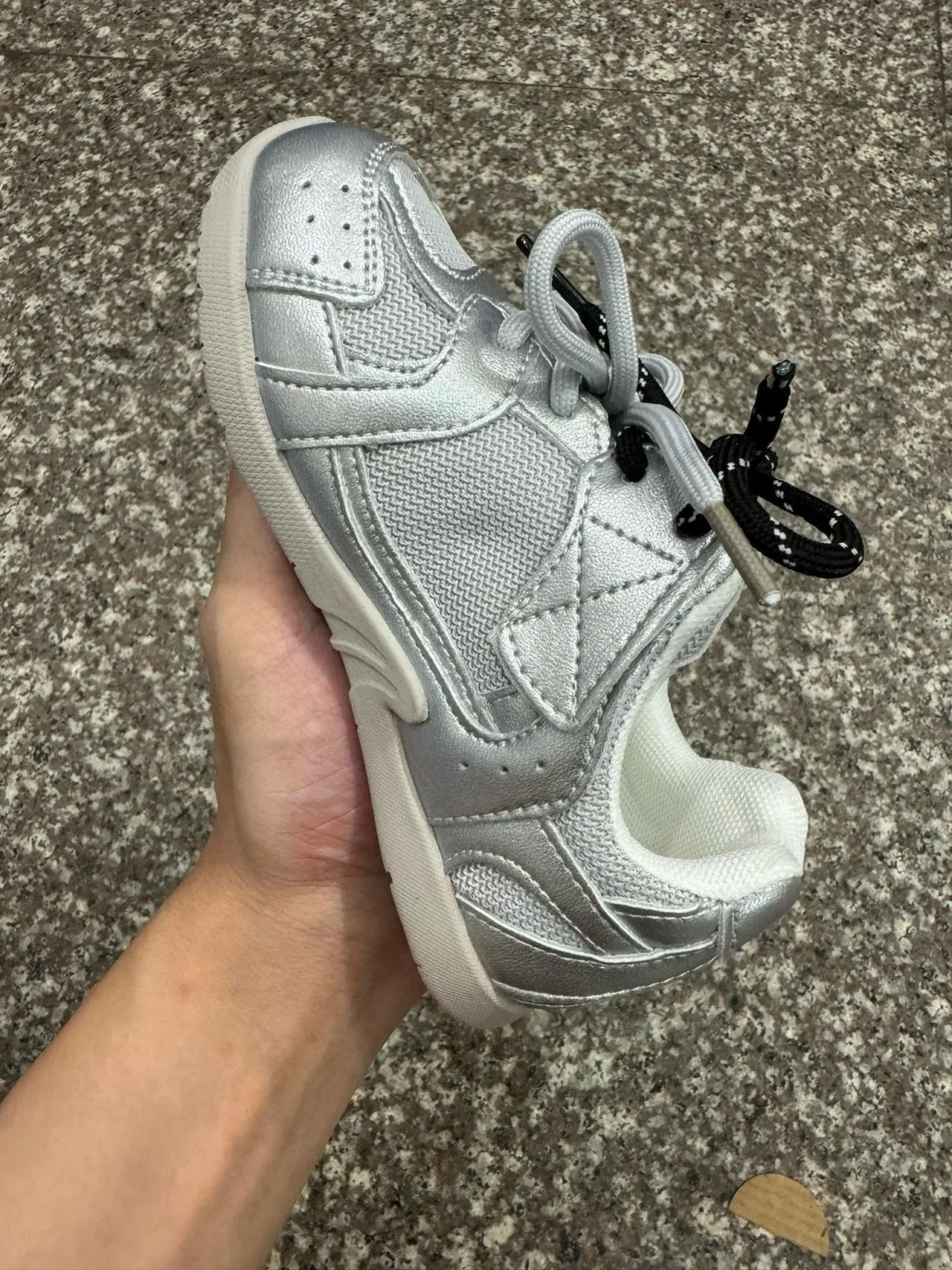 New Balance 327 Tênis Lifestyle Prata-Branco Iridescente 13