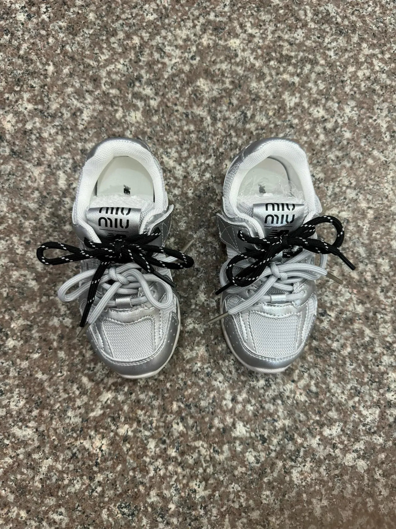 New Balance 327 Tênis Lifestyle Prata-Branco Iridescente 15