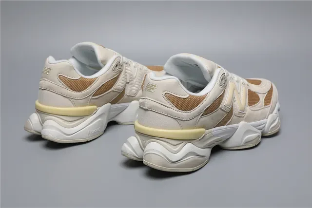 New Balance 9060 بيج وكريمي حذاء نمطي 3