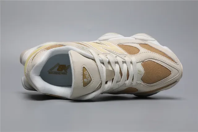 New Balance 9060 بيج وكريمي حذاء نمطي 7