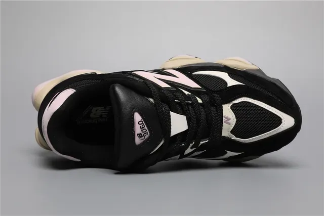 New Balance 9060 preto branco rosa tênis lifestyle 7