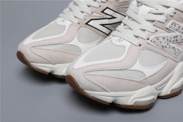 New Balance 9060 sneakers chunky beige et marron 4