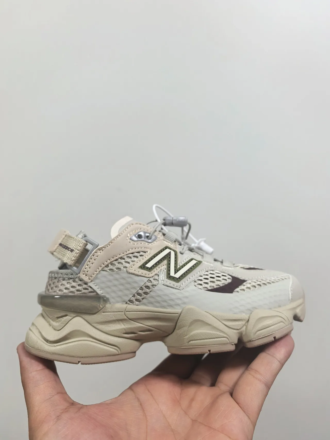 New Balance 9060 حذاء رياضي سميك أوف وايت جري 11