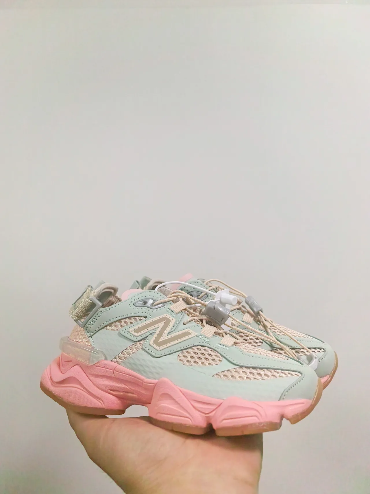 New Balance 9060 حذاء رياضي سميك أوف وايت جري 17