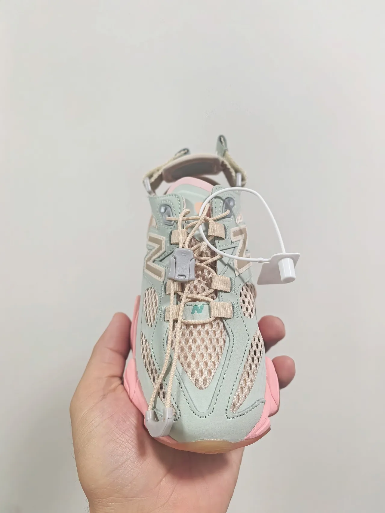 New Balance 9060 حذاء رياضي سميك أوف وايت جري 19