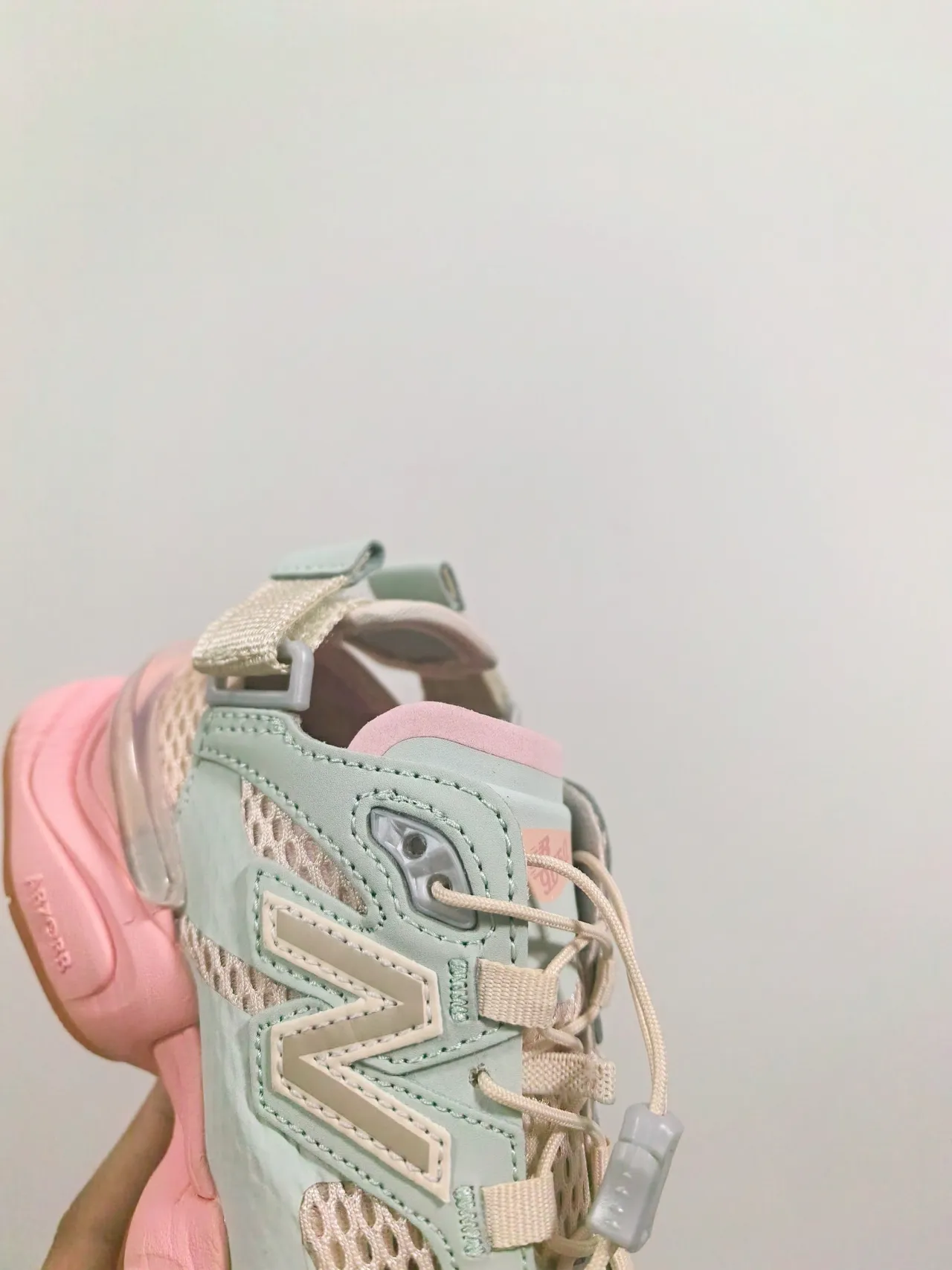 New Balance 9060 حذاء رياضي سميك أوف وايت جري 21