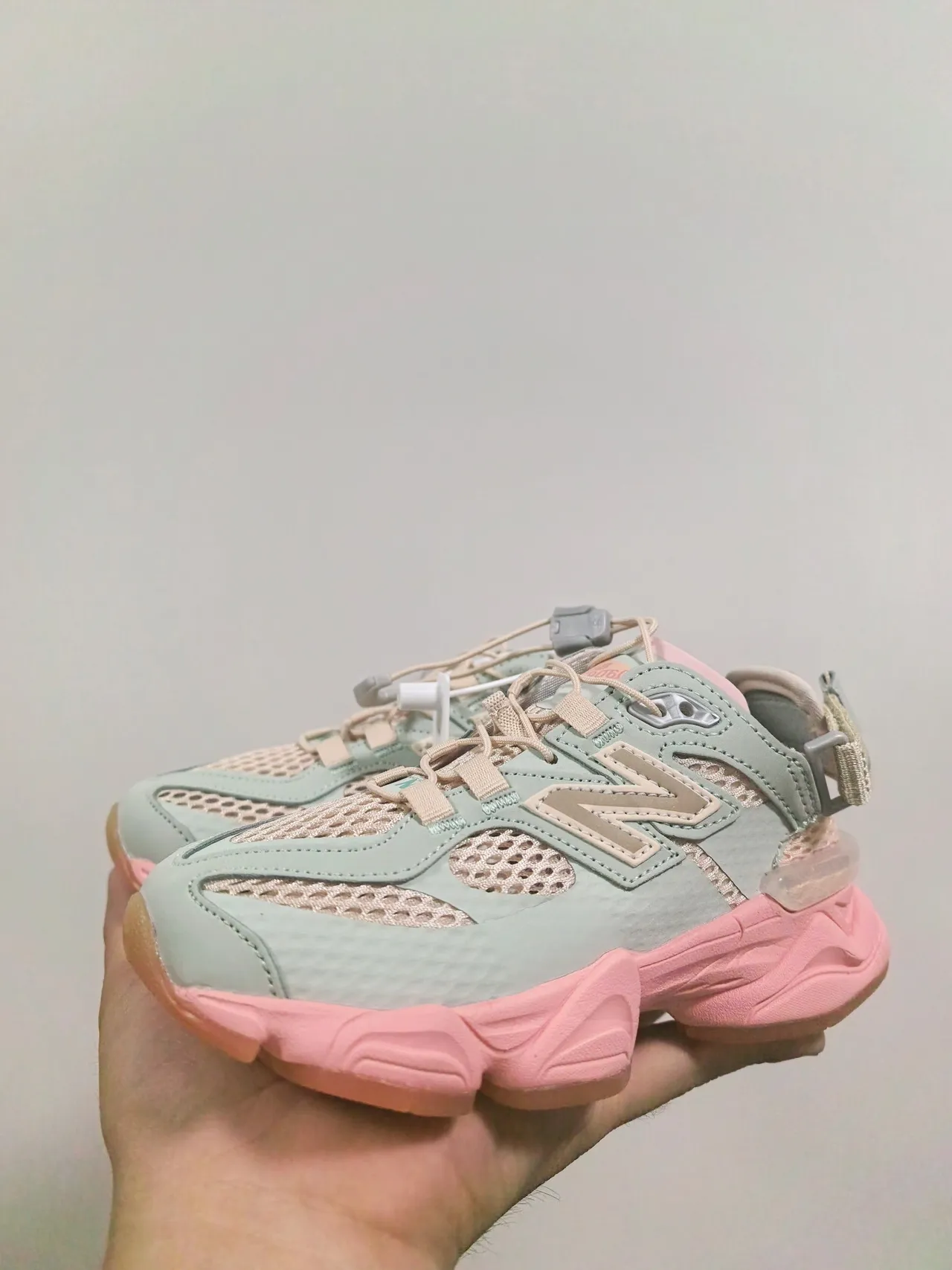 New Balance 9060 حذاء رياضي سميك أوف وايت جري 23