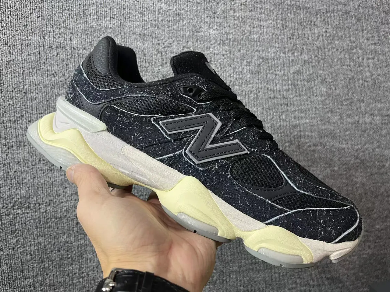 New Balance Preto Bege Solado multicamadas Superior texturizada Tênis chunky 5