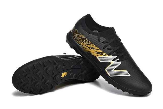 New Balance Black Gold Low-Cut Synthetic Upper Graphic Stripe Sneakers 7