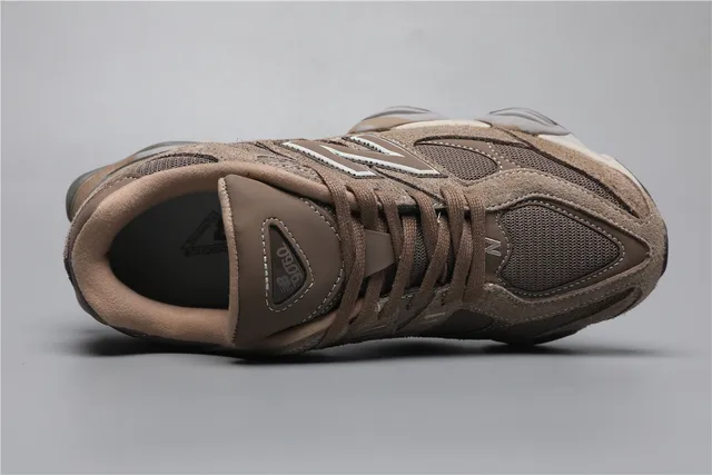 New Balance بني بيج طبقة جلد ألدغ فوق شبكة غير متماثلة بناء قفص رياضي حذاء رياضي كثيف 7