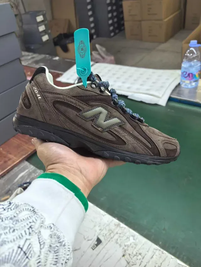 New Balance بني أزرق أنتق الجزء العلوي خشن Tread السول أحذية أسلوب حياة 6